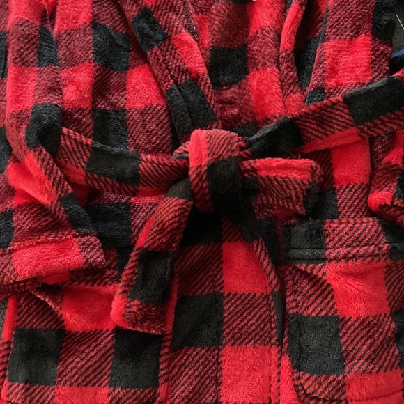 NWT KIDS ROBE - Picture 2 of 3